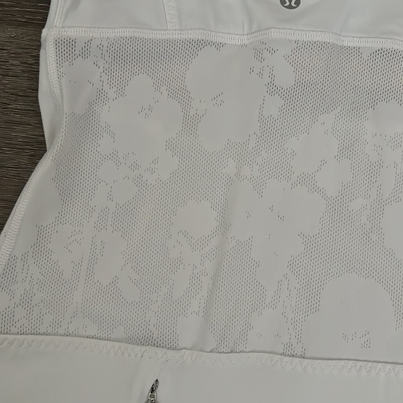 Lululemon tank - Picture 3 of 3